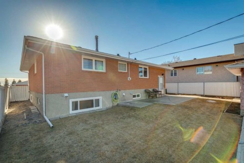 256 Huntridge Road Ne, Calgary, AB - Outdoor With Exterior