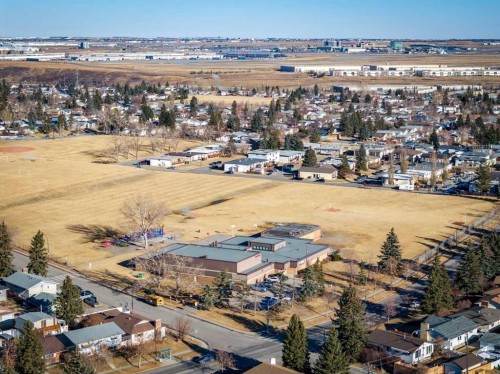256 Huntridge Road Ne, Calgary, AB - Outdoor With View