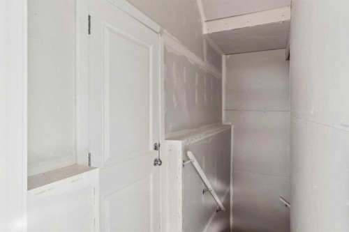 438 South Shore Drive, Chestermere, AB - Indoor