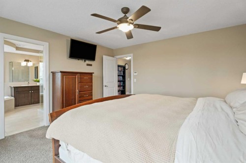 199 Cranarch Landing Se, Calgary, AB - Indoor Photo Showing Bedroom
