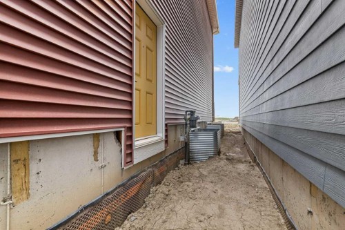 84 Buffaloberry Manor Se, Calgary, AB - Outdoor