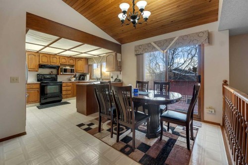 48 Castleglen Court Ne, Calgary, AB - Indoor Photo Showing Dining Room