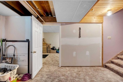 48 Castleglen Court Ne, Calgary, AB - Indoor