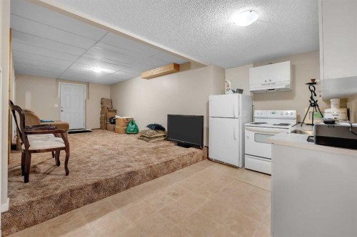 48 Castleglen Court Ne, Calgary, AB - Indoor