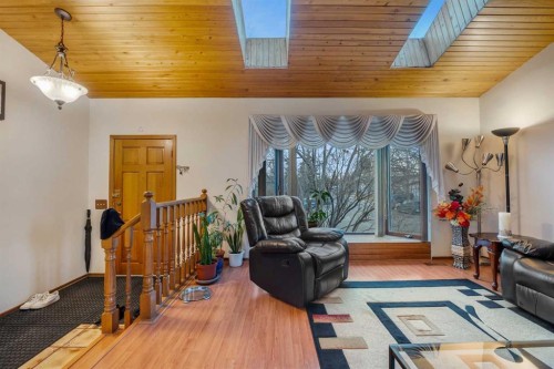 48 Castleglen Court Ne, Calgary, AB - Indoor