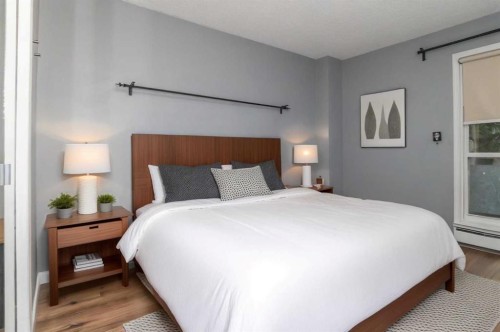 523-860 Midridge Drive Se, Calgary, AB - Indoor Photo Showing Bedroom