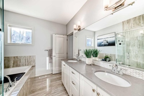 743 Shawnee Drive Sw, Calgary, AB - Indoor Photo Showing Bathroom