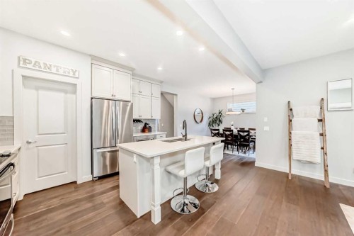 743 Shawnee Drive Sw, Calgary, AB - Indoor Photo Showing Kitchen With Upgraded Kitchen