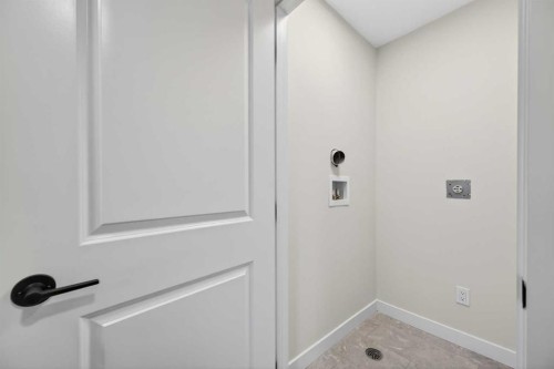 1051 Bayview Crescent, Airdrie, AB - Indoor Photo Showing Other Room