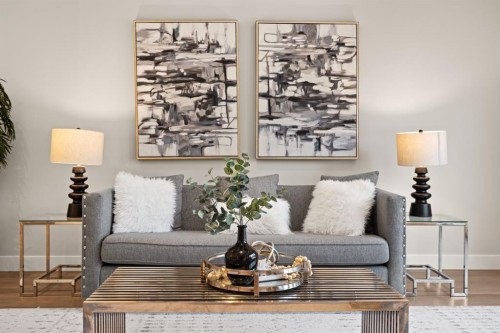 2528 7 Avenue Nw, Calgary, AB - Indoor Photo Showing Living Room