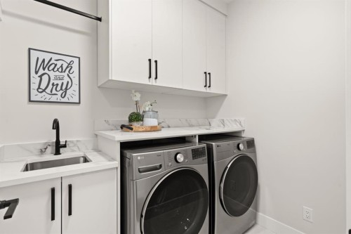 2528 7 Avenue Nw, Calgary, AB - Indoor Photo Showing Laundry Room