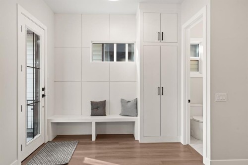 2528 7 Avenue Nw, Calgary, AB - Indoor Photo Showing Other Room