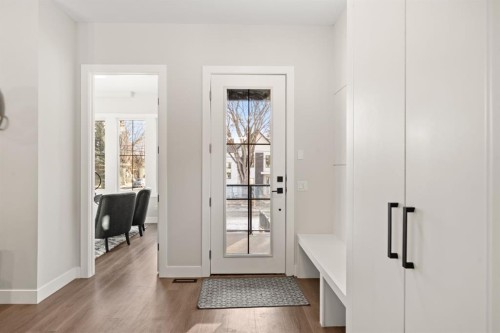 2528 7 Avenue Nw, Calgary, AB - Indoor Photo Showing Other Room