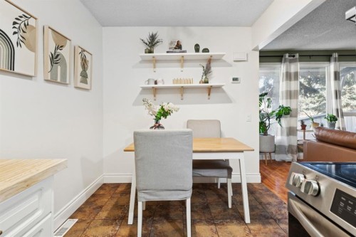 3-5315 53 Avenue Nw, Calgary, AB - Indoor