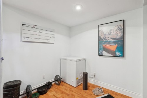 3-5315 53 Avenue Nw, Calgary, AB - Indoor Photo Showing Other Room