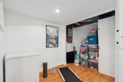 3-5315 53 Avenue Nw, Calgary, AB - Indoor Photo Showing Other Room