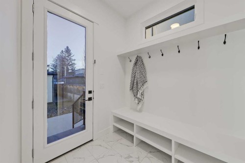 911 22 Avenue Nw, Calgary, AB - Indoor Photo Showing Other Room