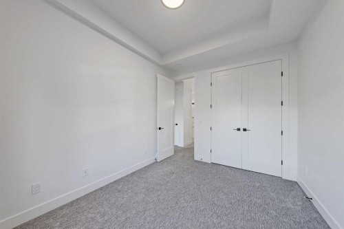 911 22 Avenue Nw, Calgary, AB - Indoor Photo Showing Other Room