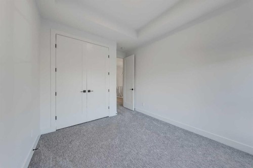 911 22 Avenue Nw, Calgary, AB - Indoor Photo Showing Other Room