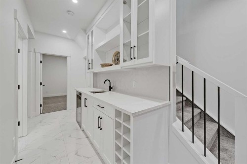 911 22 Avenue Nw, Calgary, AB - Indoor Photo Showing Other Room