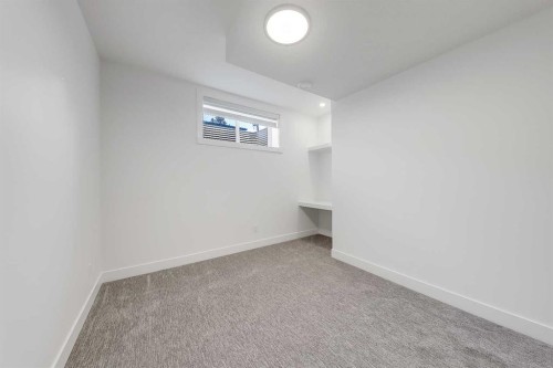911 22 Avenue Nw, Calgary, AB - Indoor Photo Showing Other Room