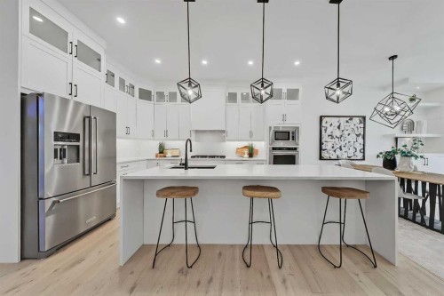 911 22 Avenue Nw, Calgary, AB - Indoor Photo Showing Kitchen With Upgraded Kitchen