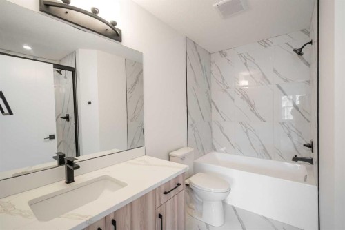 90 Baysprings Terrace Sw, Airdrie, AB - Indoor Photo Showing Bathroom
