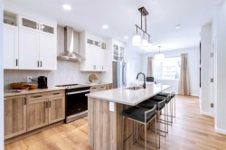 154 Bartlett Crescent SE Calgary, AB T3S 0P7