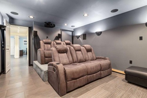 5001 30 Avenue Sw, Calgary, AB - Indoor Photo Showing Other Room