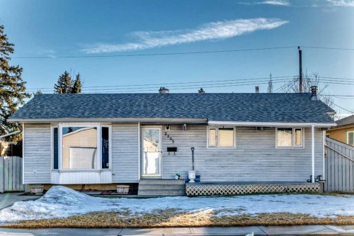 2205 80 Avenue Se, Calgary, AB - Outdoor