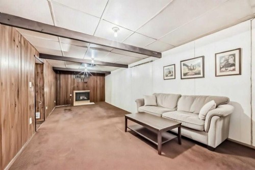 2205 80 Avenue Se, Calgary, AB - Indoor