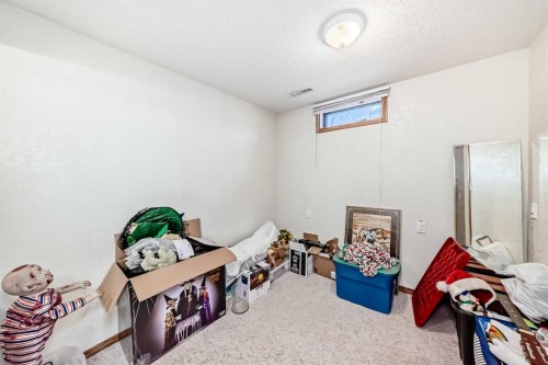 2205 80 Avenue Se, Calgary, AB - Indoor