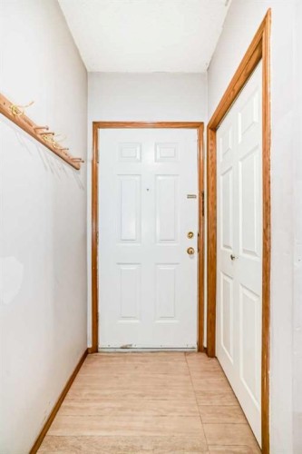 152 Saddlecreek Terrace Ne, Calgary, AB - Indoor Photo Showing Other Room