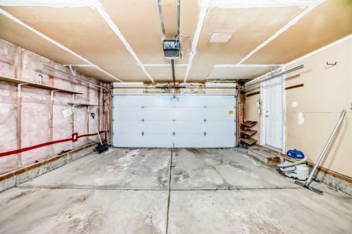 152 Saddlecreek Terrace Ne, Calgary, AB - Indoor Photo Showing Garage