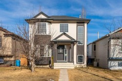 28 Everstone Way SW Calgary, AB T2Y 4E4