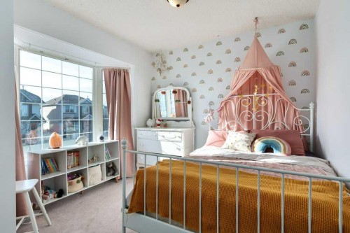 28 Everstone Way Sw, Calgary, AB - Indoor Photo Showing Bedroom