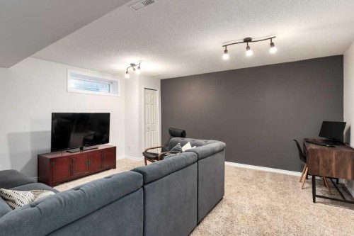 28 Everstone Way Sw, Calgary, AB - Indoor