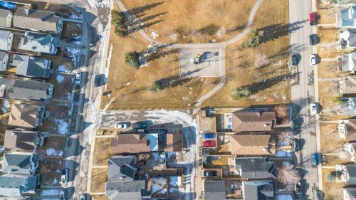 28 Everstone Way Sw, Calgary, AB - 