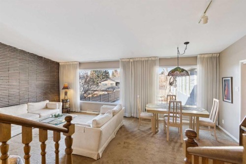 34 Rosery Drive Nw, Calgary, AB - Indoor