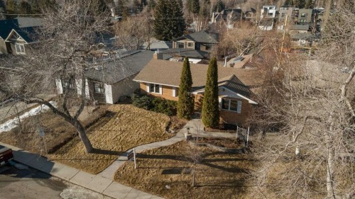 34 Rosery Drive Nw, Calgary, AB - Outdoor