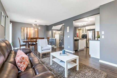 42 Royal Birch Mount Nw, Calgary, AB - Indoor Photo Showing Living Room