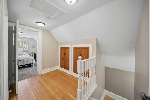 412 17 Avenue Nw, Calgary, AB - Indoor Photo Showing Other Room