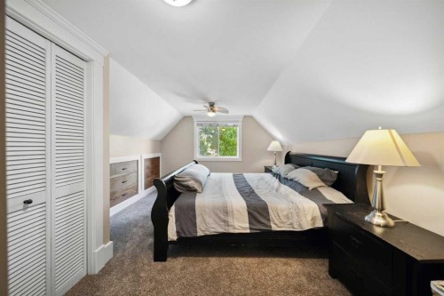 412 17 Avenue Nw, Calgary, AB - Indoor Photo Showing Bedroom
