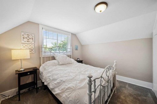 412 17 Avenue Nw, Calgary, AB - Indoor Photo Showing Bedroom
