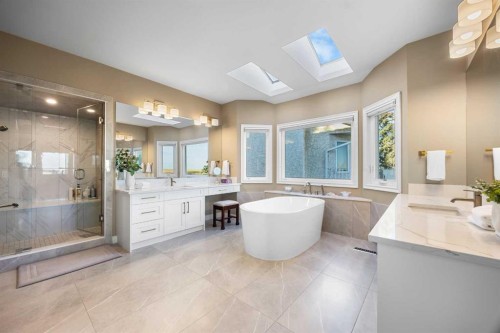 57 Edelweiss Point Nw, Calgary, AB - Indoor Photo Showing Bathroom