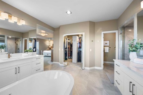 57 Edelweiss Point Nw, Calgary, AB - Indoor Photo Showing Bathroom