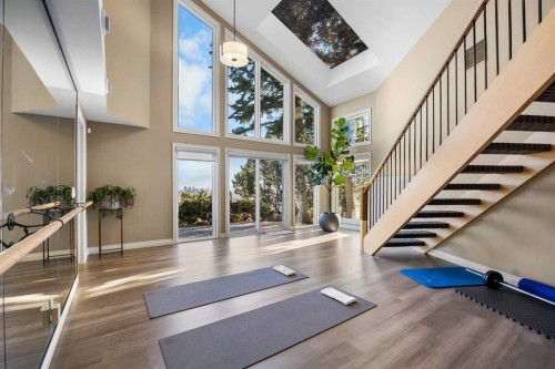 57 Edelweiss Point Nw, Calgary, AB - Indoor