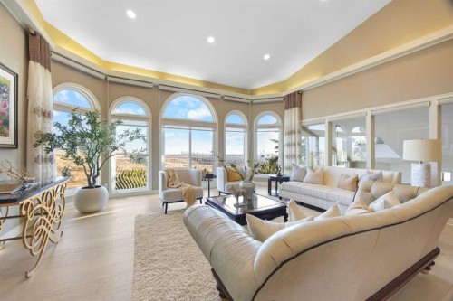 57 Edelweiss Point Nw, Calgary, AB - Indoor Photo Showing Living Room