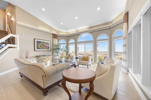 57 Edelweiss Point Nw, Calgary, AB - Indoor Photo Showing Living Room