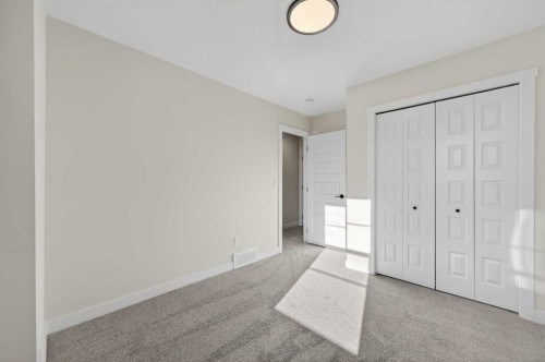 2230 Bayview Drive, Airdrie, AB - Indoor